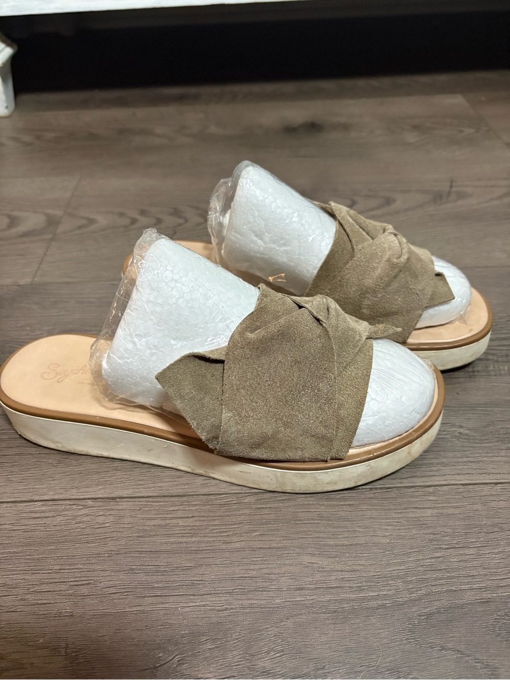 Seychelles Coast Knotted Sandals Taupe Suede Italy Preppy Neutral Beach